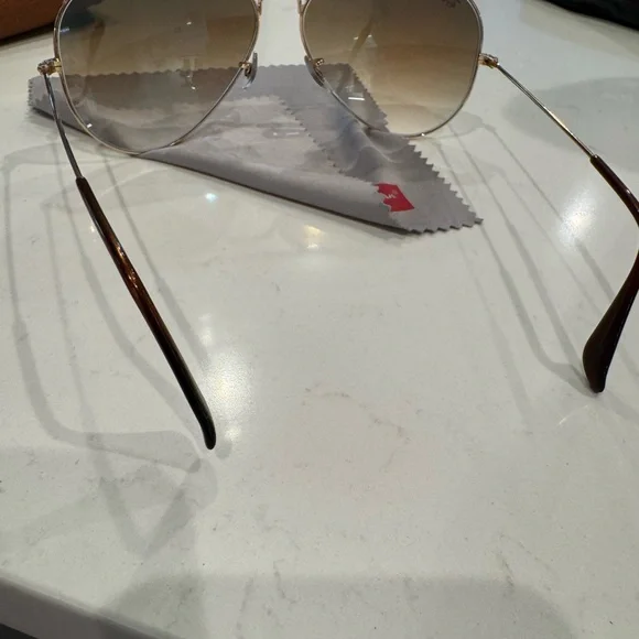 Ray-Ban Aviator Sunglasses with Dark Lenses - Picture 5 of 7